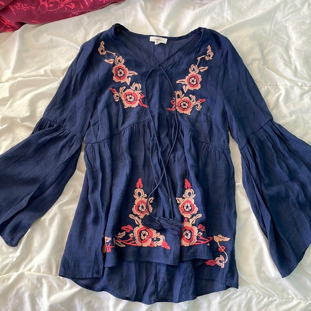 ENTRO Blue Floral Embroidered Peasant Blouse, S
